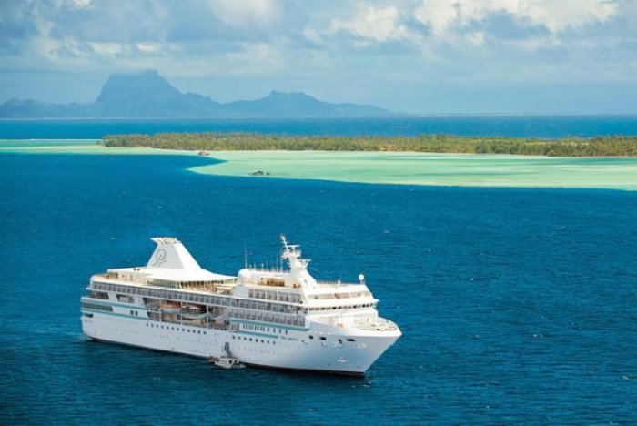 5 Great Reasons to Visit the French Polynesian Island